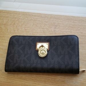 Michael Kors signature Hamilton Wallet